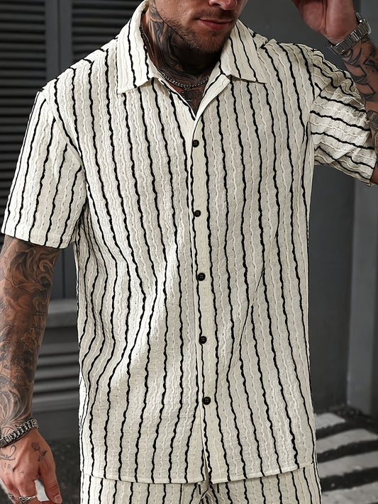 Chemise décontractée à rayures ondulées pour homme – Style estival tendance, idéale pour les sorties et les week-ends