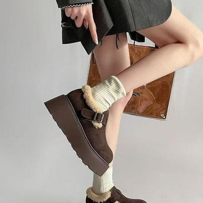 Chaussures plateforme fourrées à boucle couleur camel ou marron, semelle épaisse