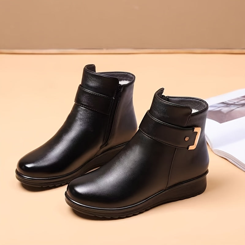 Bottes courtes femme noires doublées fausse fourrure avec boucle