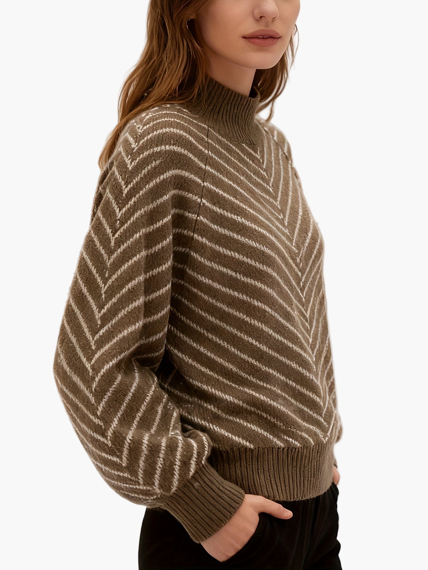 Elegante damestrui met opstaande kraag en gestreept patroon, herfst-winterstijl
