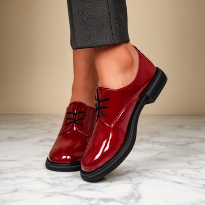 Chaussures Richelieu Plates Laquées Femme à Lacets et Semelle Crantée
