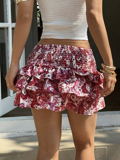 Women's short skirt with ruffles in bohemian style, ideal for summer and vacations