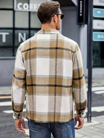 Chemise à carreaux homme coupe décontractée avec poches boutonnées marron clair et blanc