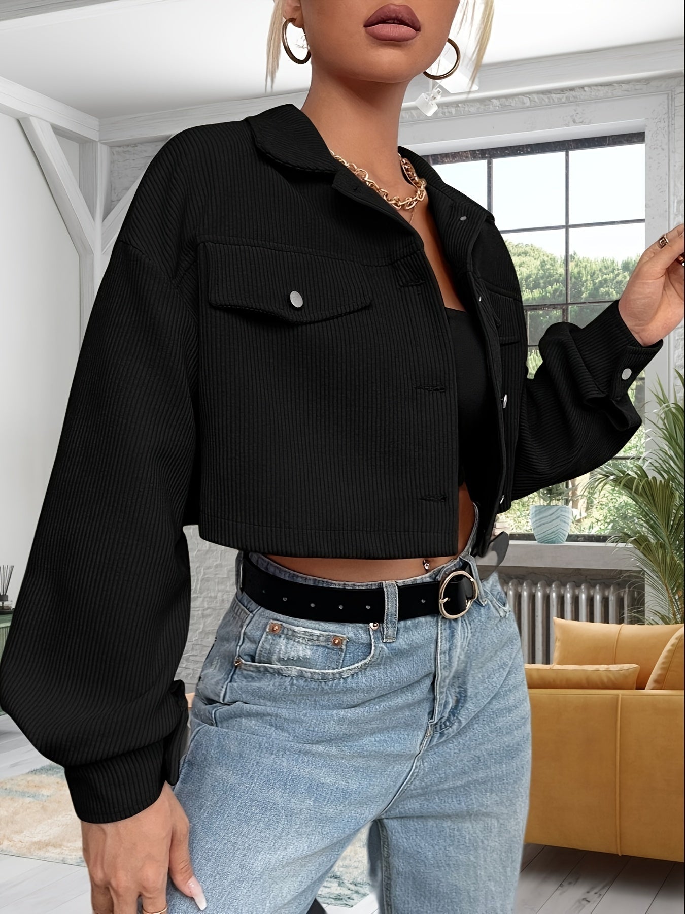 Veste courte côtelée femme, col chemise, boutonnée, poches à rabat, manches longues