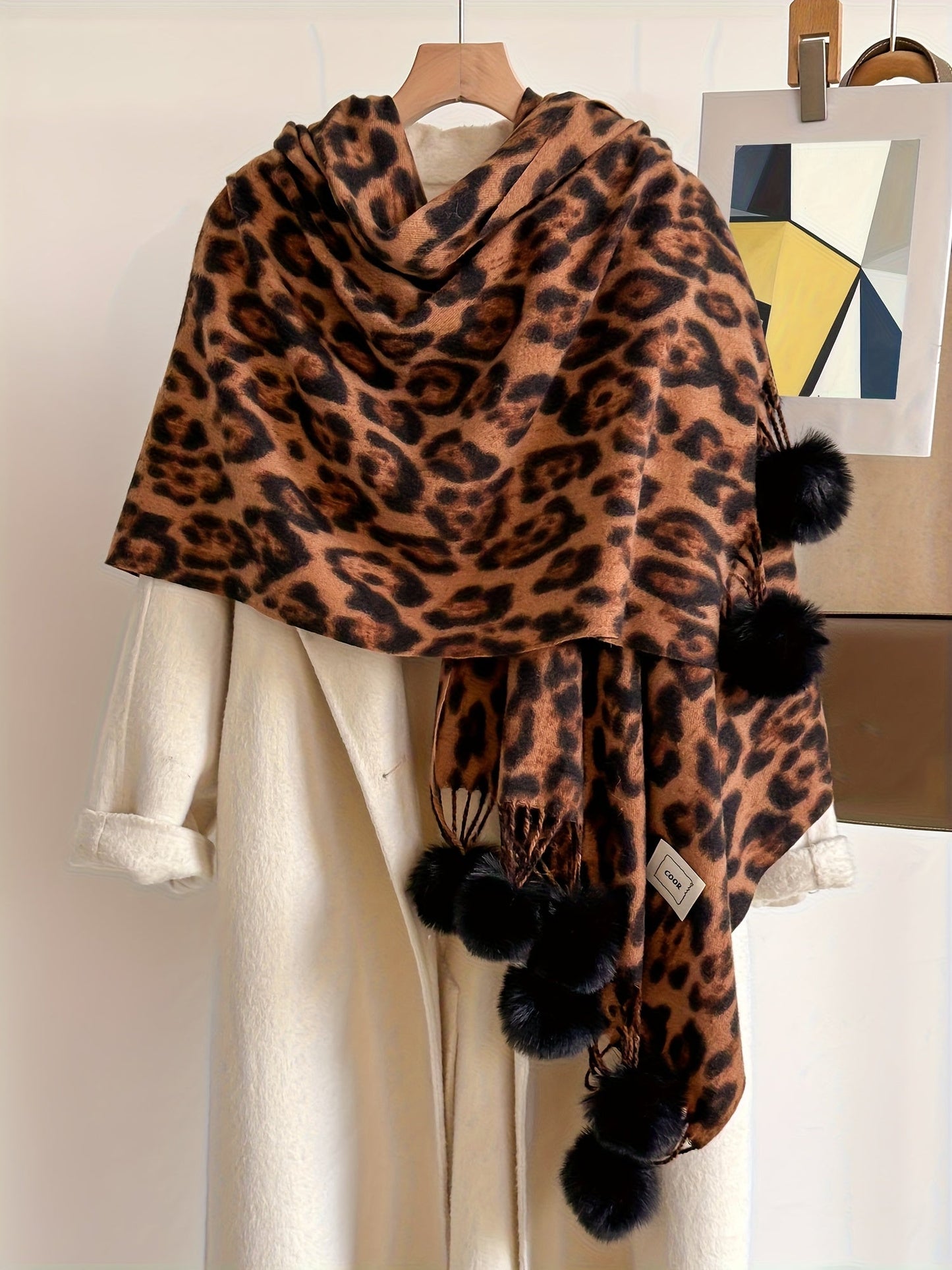 Écharpe large motif animalier avec pompons pour femme