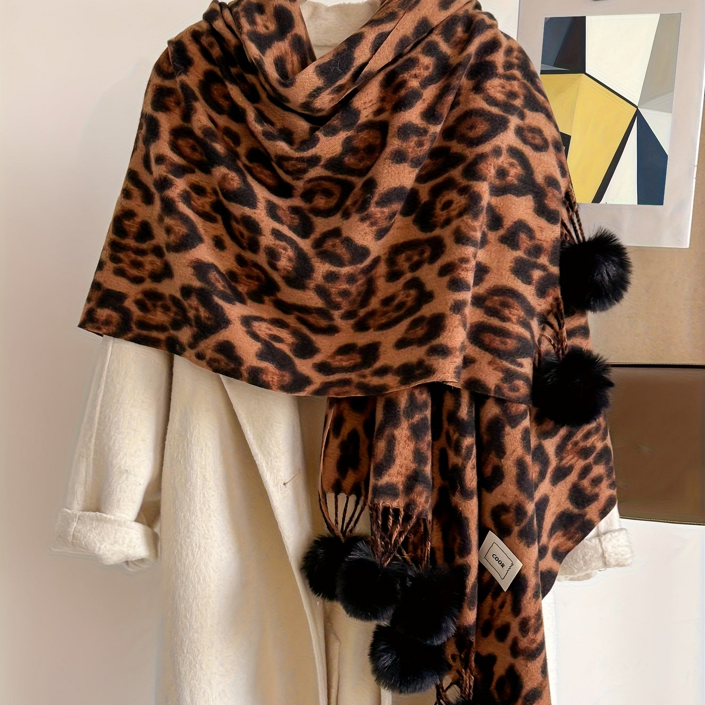 Écharpe large motif animalier avec pompons pour femme
