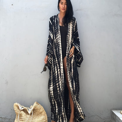 Langer Damen-Strandkimono im boho-chicen Stil für Urlaub und Pool