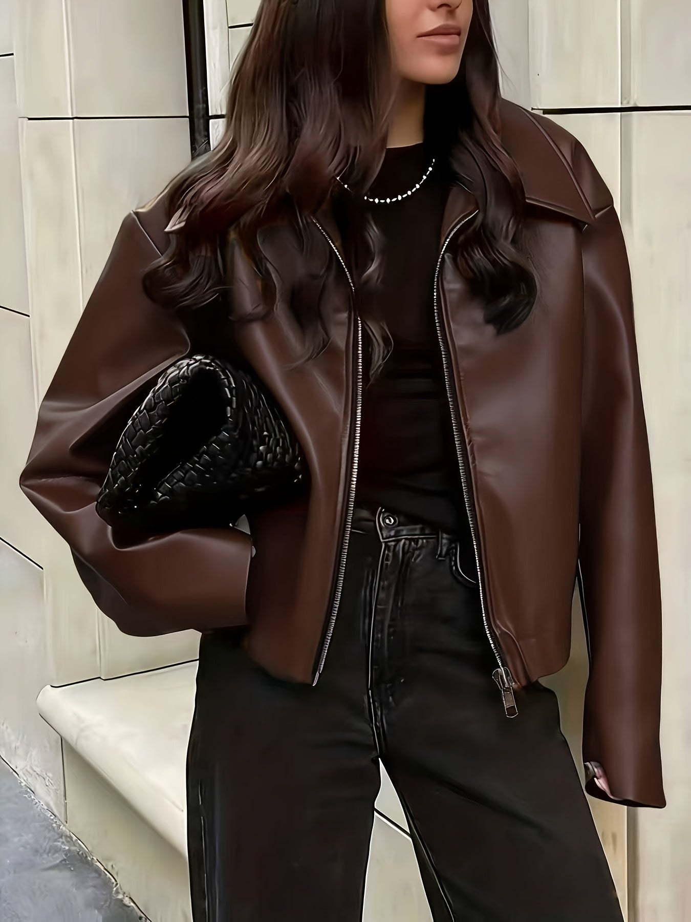 Veste courte bomber femme aspect cuir à fermeture éclair, col classique et ourlet côtelé