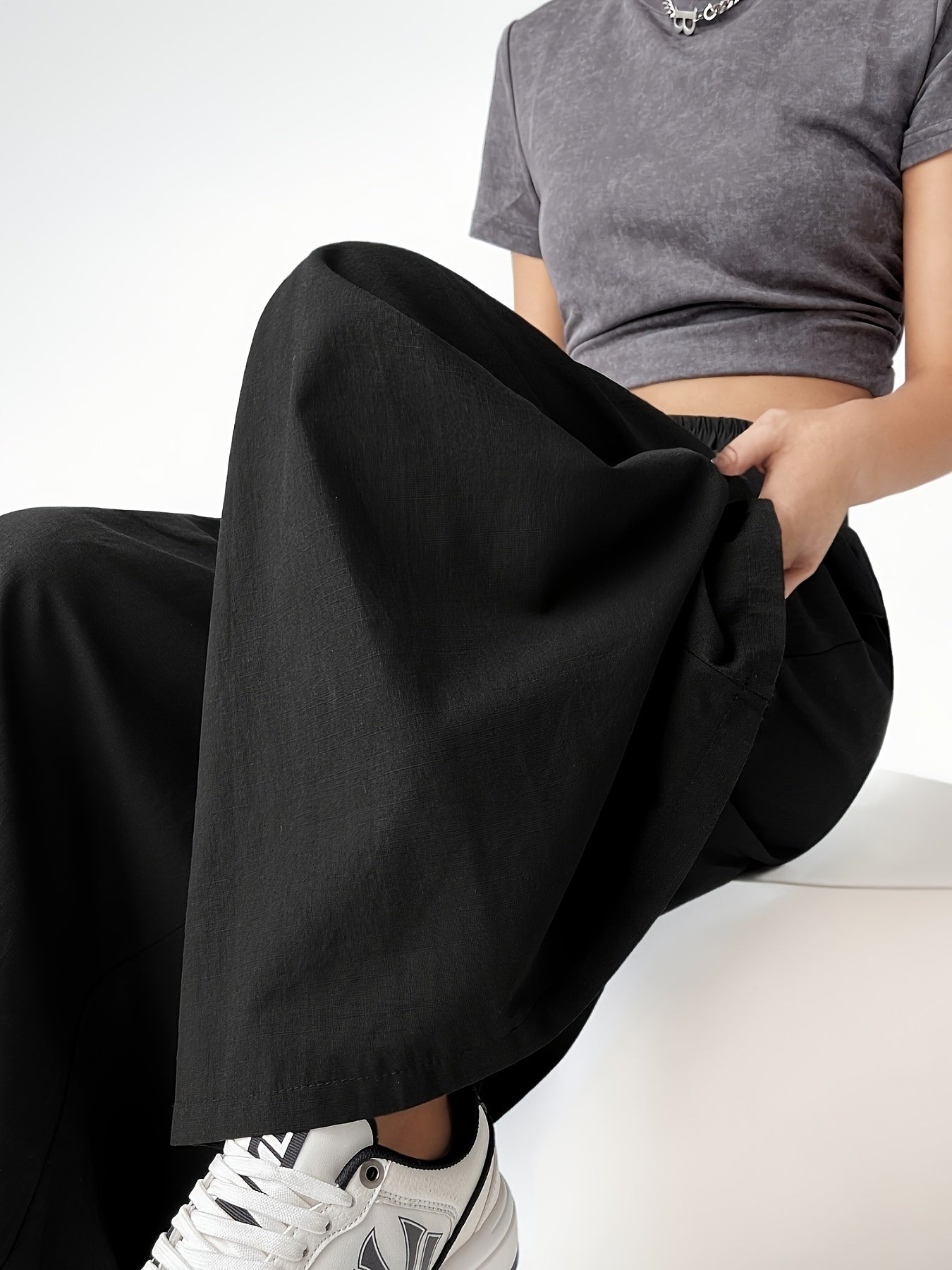 Wide-leg culotte-style pants for women, loose fit, casual trendy style