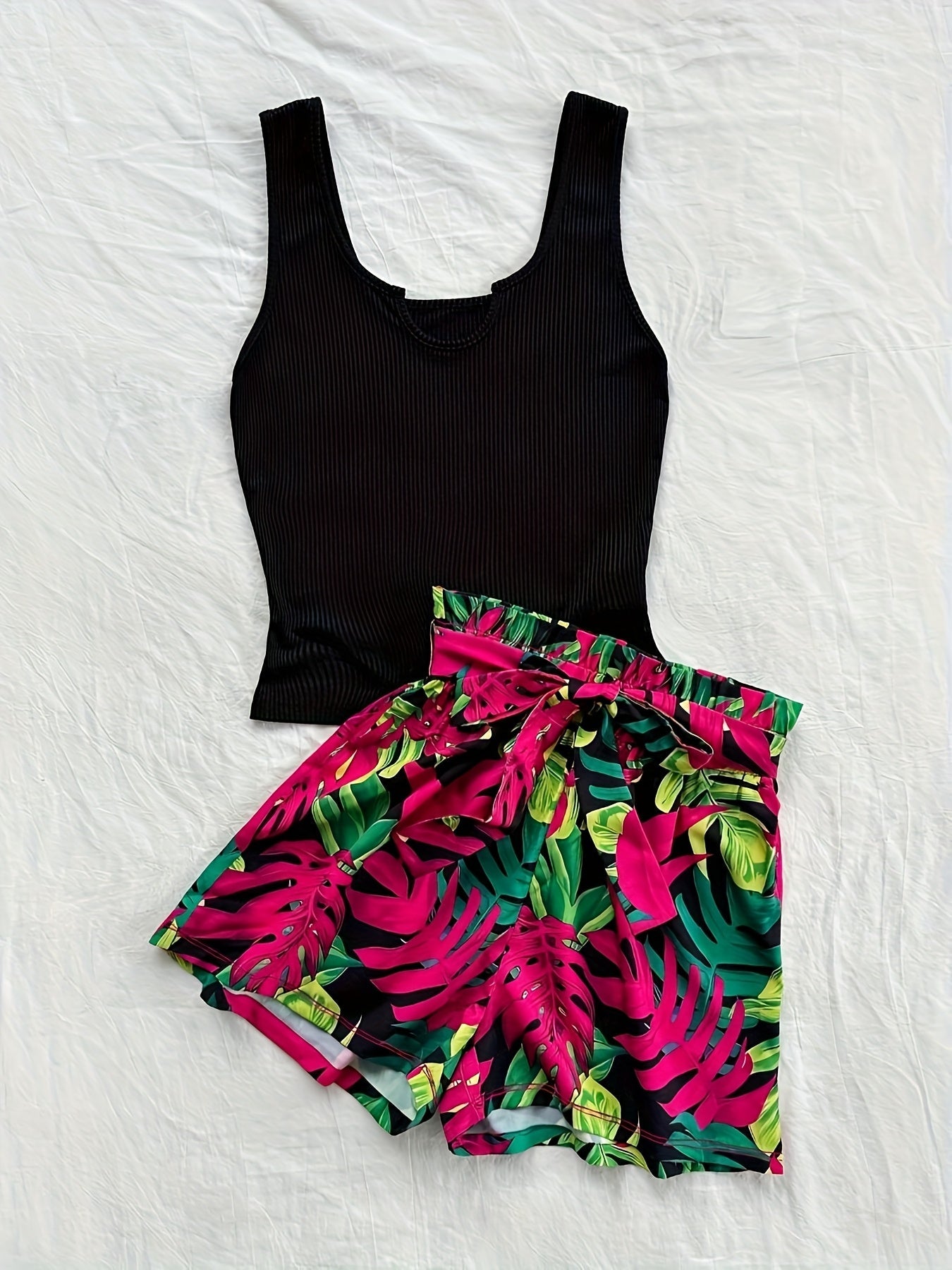 Ensemble coordonné pour femme, style tropical, top ajusté et short taille haute, idéal vacances et été