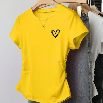 Dame T-shirt med tætsiddende pasform, hjerteprint, afslappet og trendy stil