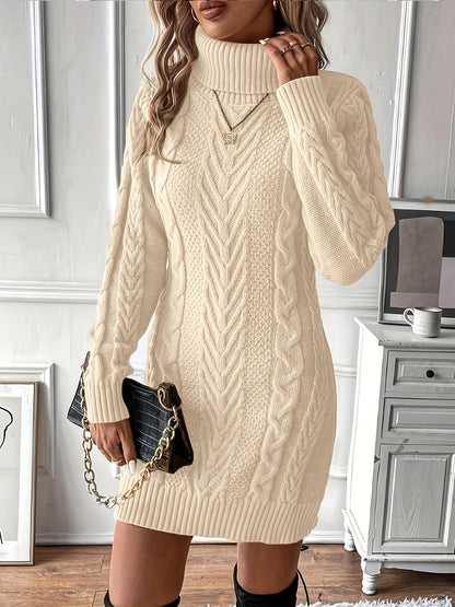 Robe pull côtelée à col roulé et motifs torsadés pour femme