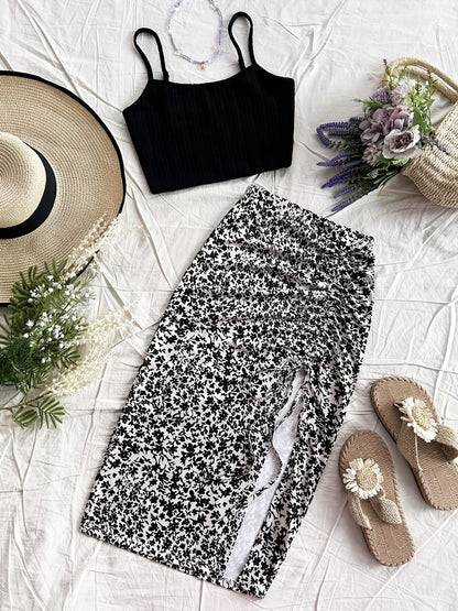 Conjunto femenino falda con flores y top de tirantes estilo vacaciones elegantes