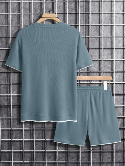 Lässiges Sommeroutfit Herren – T-Shirt und Shorts moderner Stil für Freizeit und Alltag