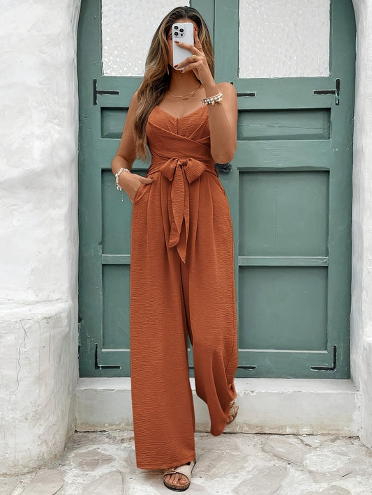 Combinaison pantalon élégante à fines bretelles pour femme, style chic printemps-été