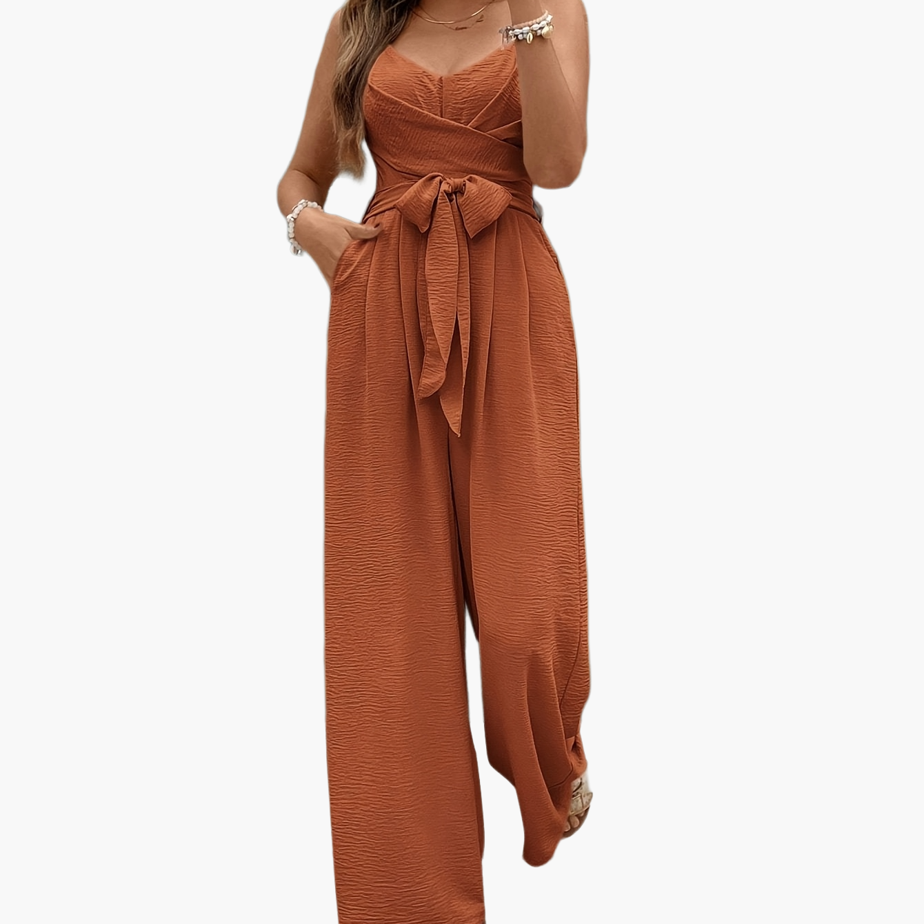 Combinaison pantalon élégante à fines bretelles pour femme, style chic printemps-été