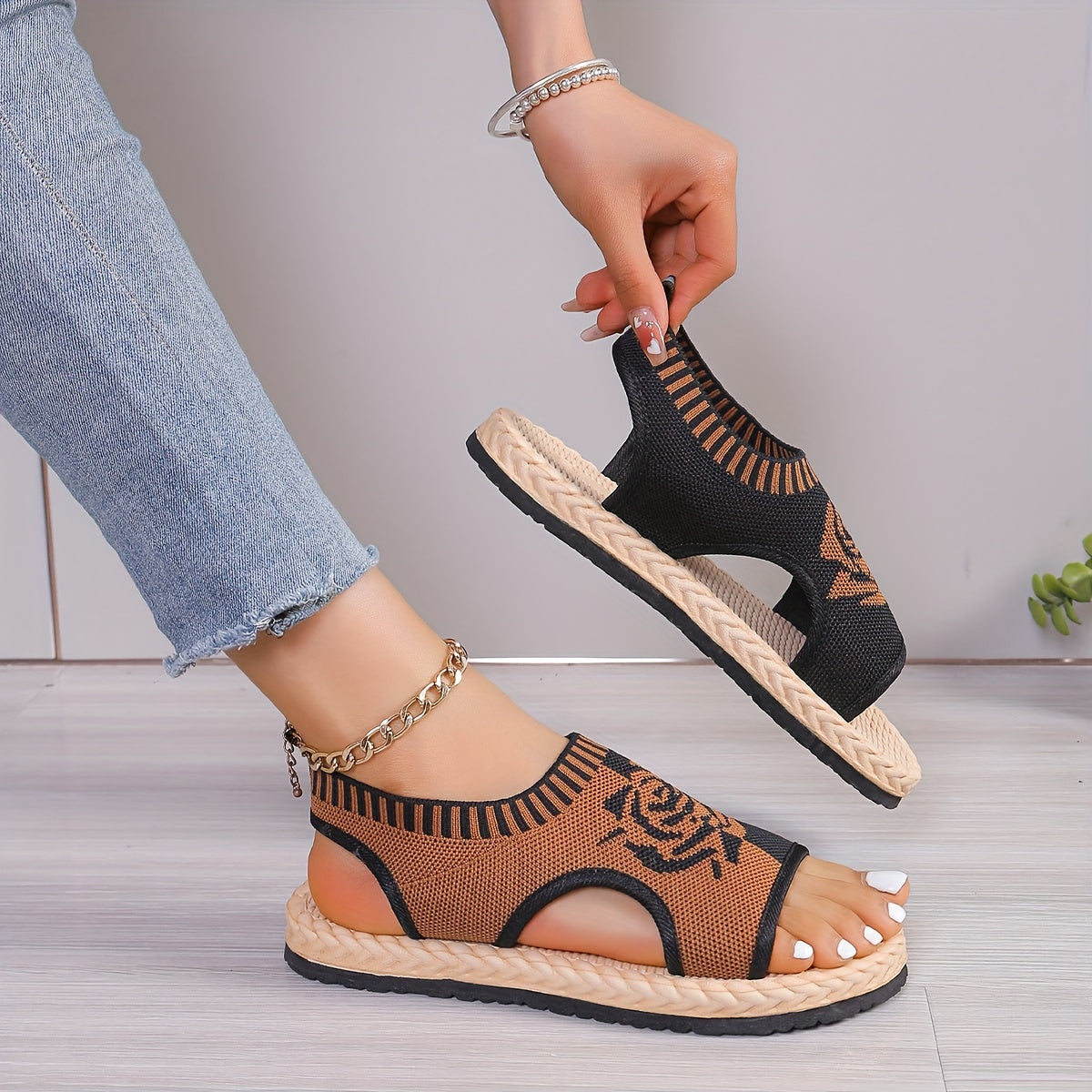 Sandales décontractées femme à motif floral pour été, style bohème chic, confort quotidien