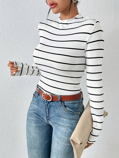 Haut moulant femme col montant rayé noir et blanc à manches longues