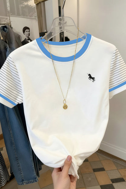 Dames T-shirt met eenhoornprint, moderne stijl, contrasterende kraag, gestreepte mouw