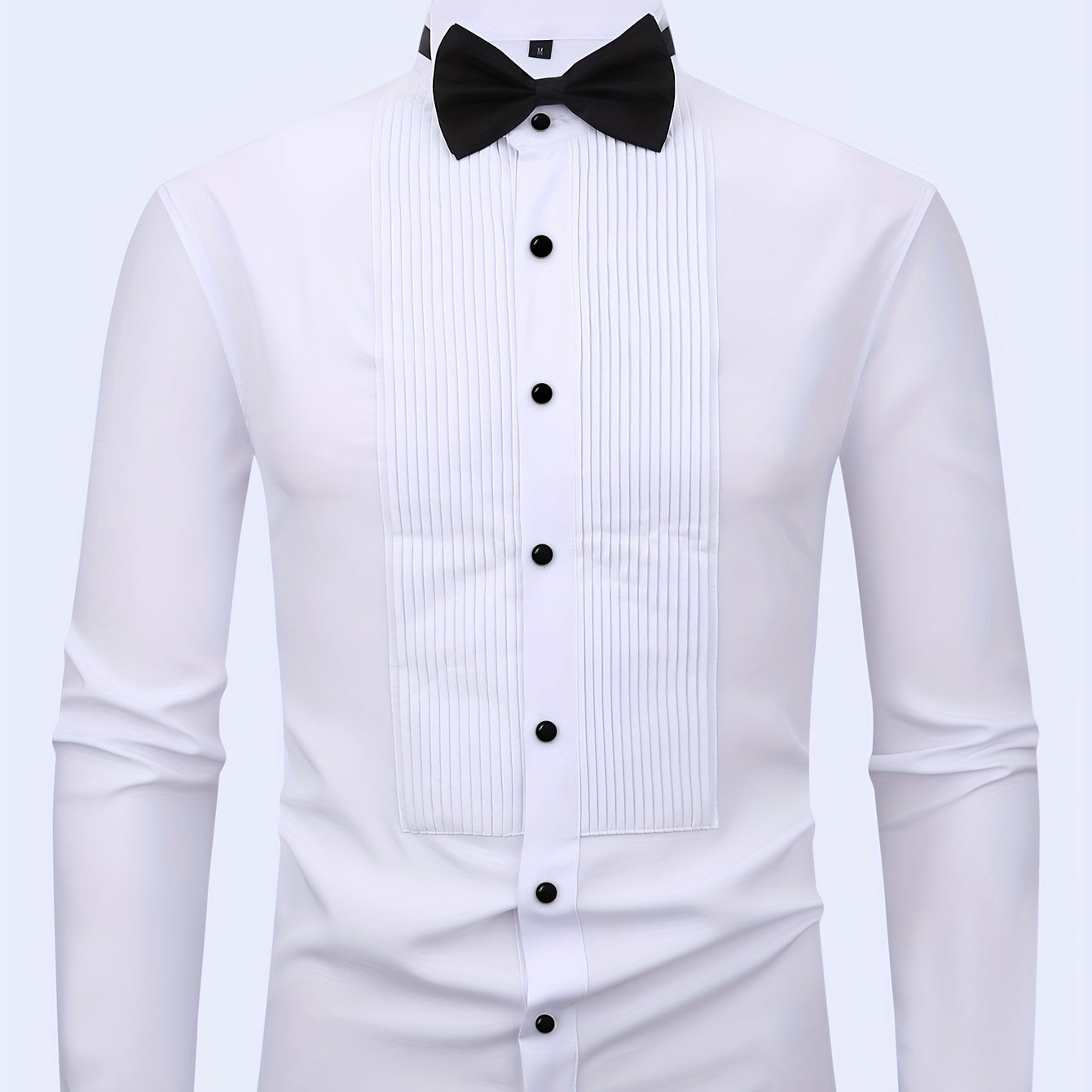 Chemise habillée homme blanche avec plastron plissé et boutons noirs