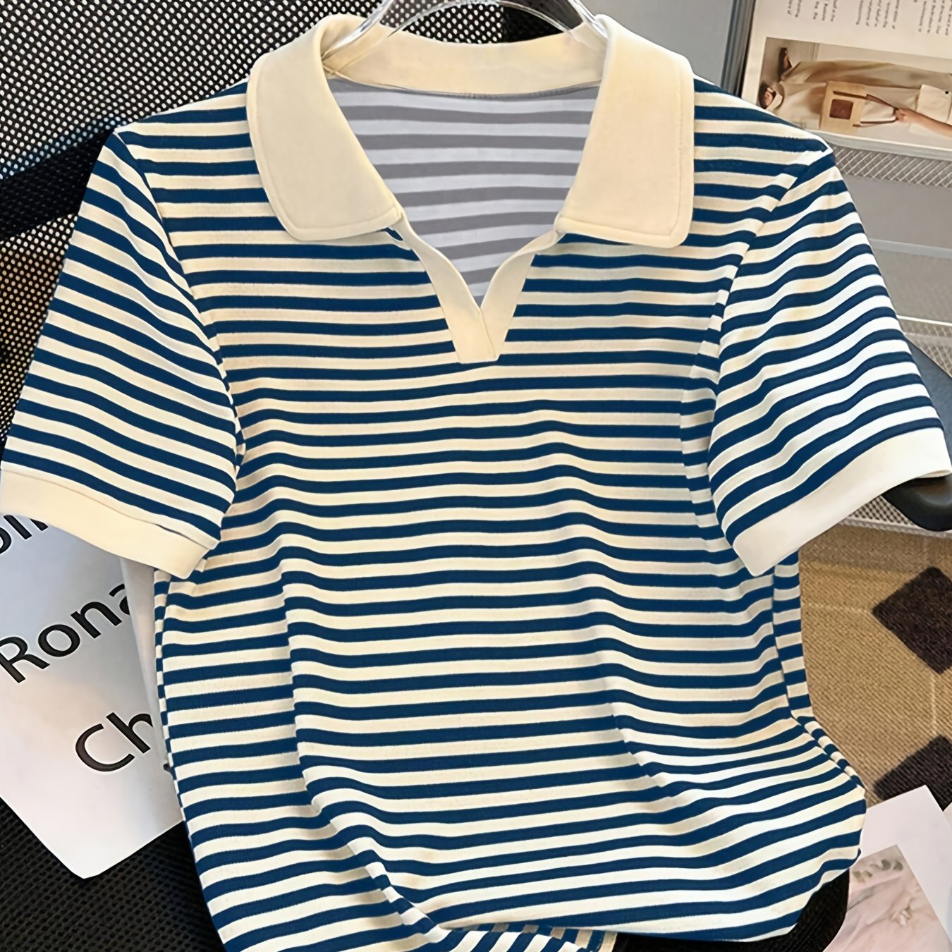 Polo a maniche corte stile preppy da donna – Eleganza casual e fascino senza tempo