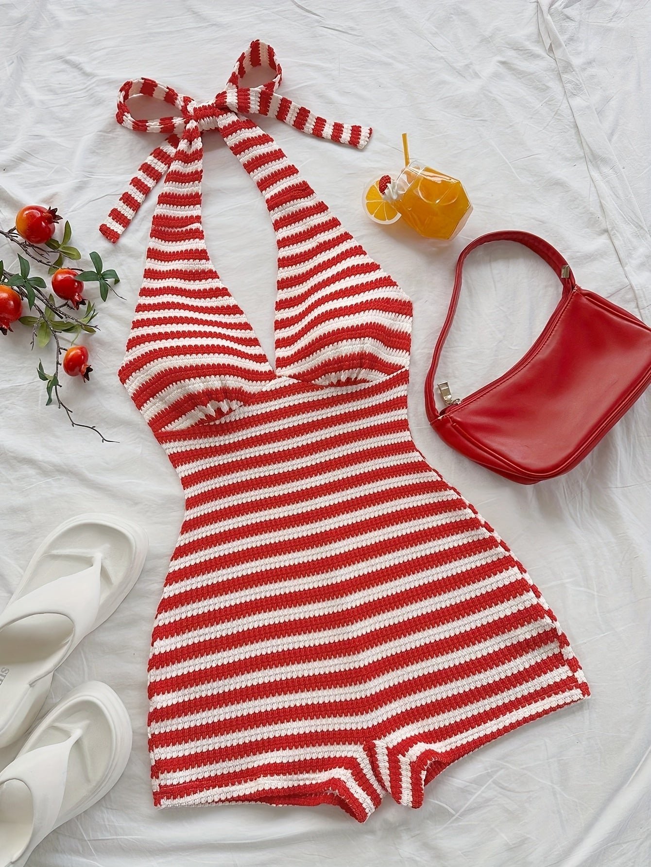 Damen Jumpsuit mit Shorts und Streifen im Retro-Stil mit Neckholder für Sommer und Strand
