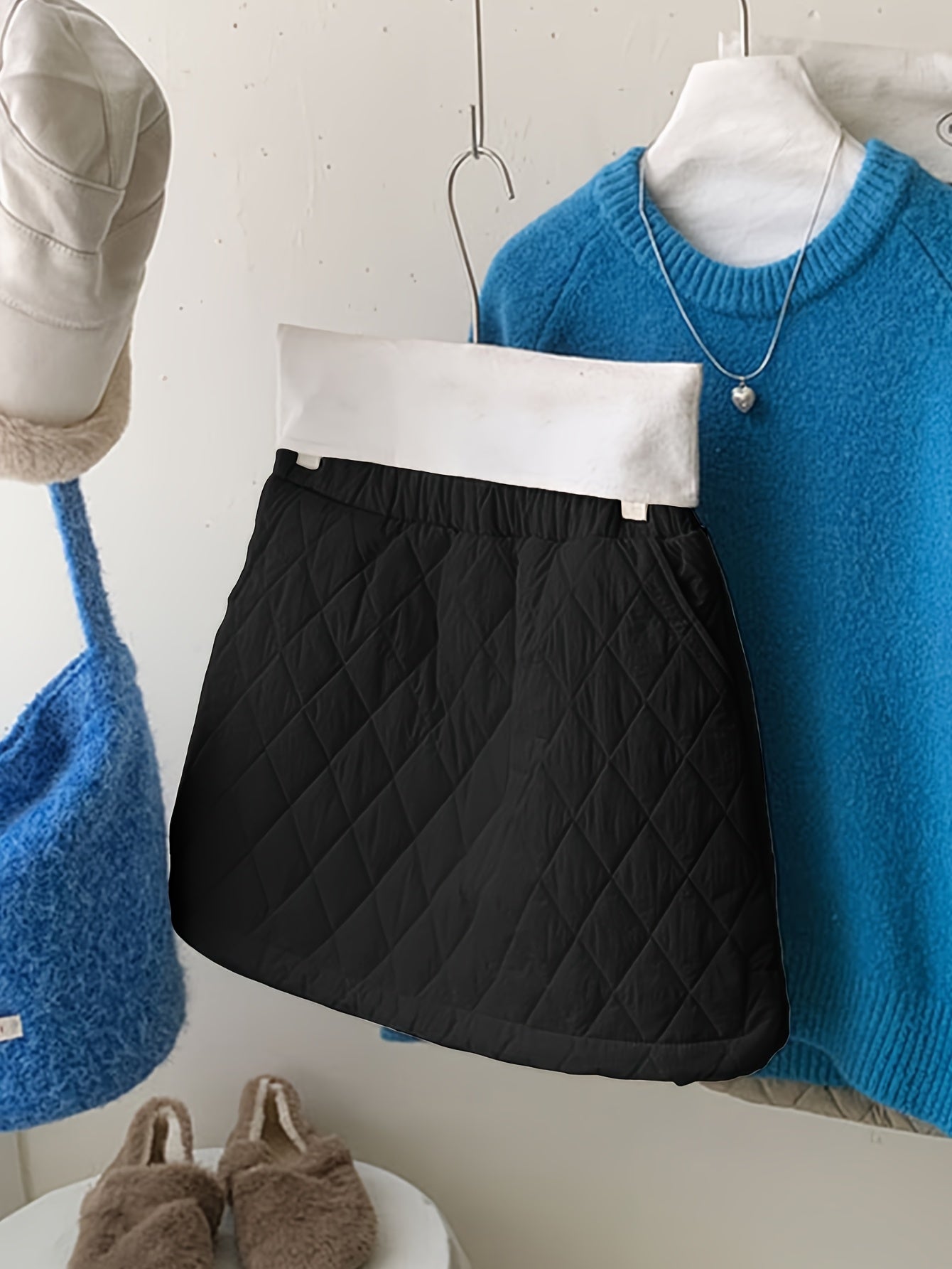 Jupe courte matelassée coupe trapèze taille élastique pour femme