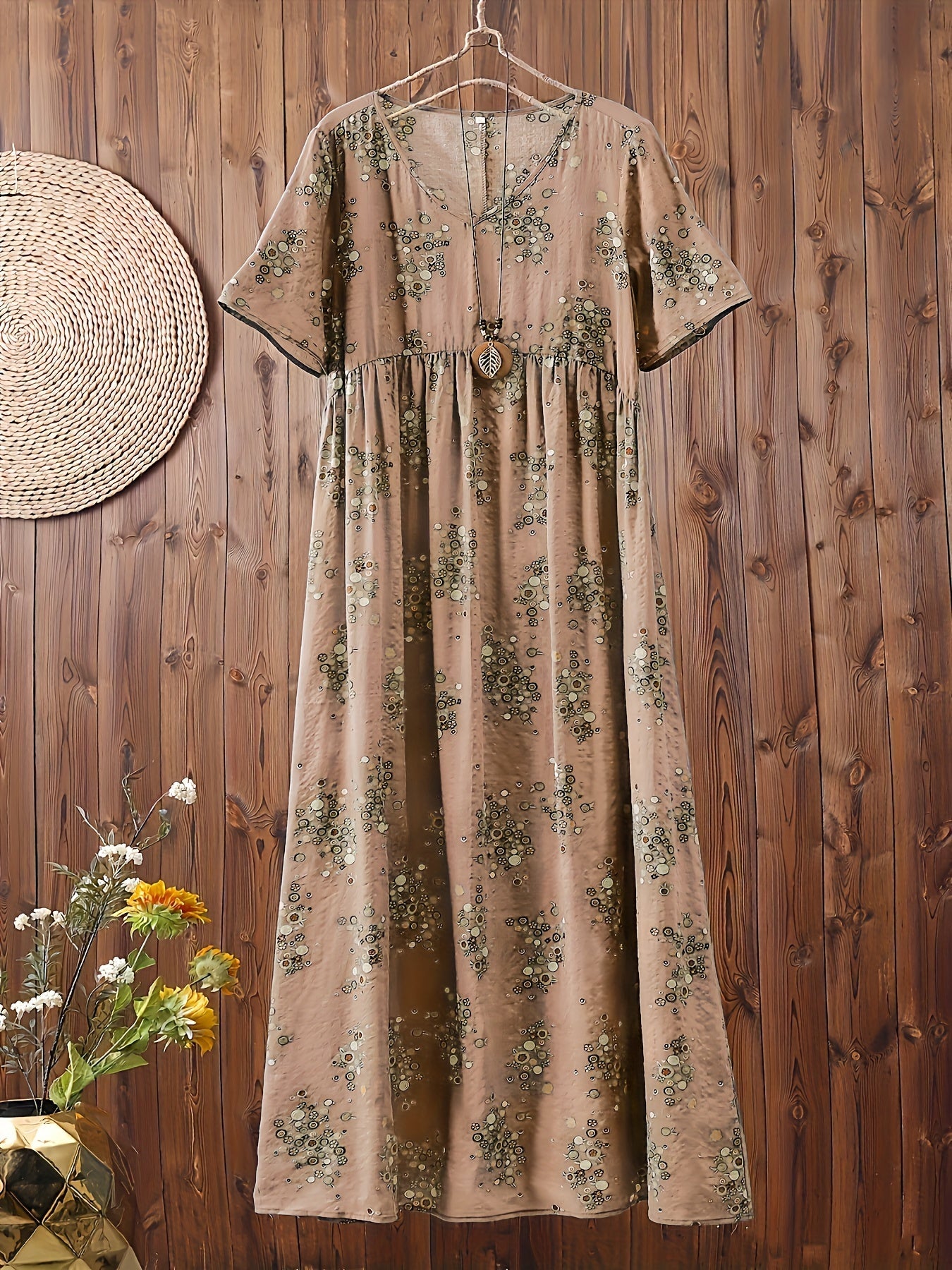 Abito lungo casual donna stile bohemien con stampa floreale e scollo a V, ideale per l'estate