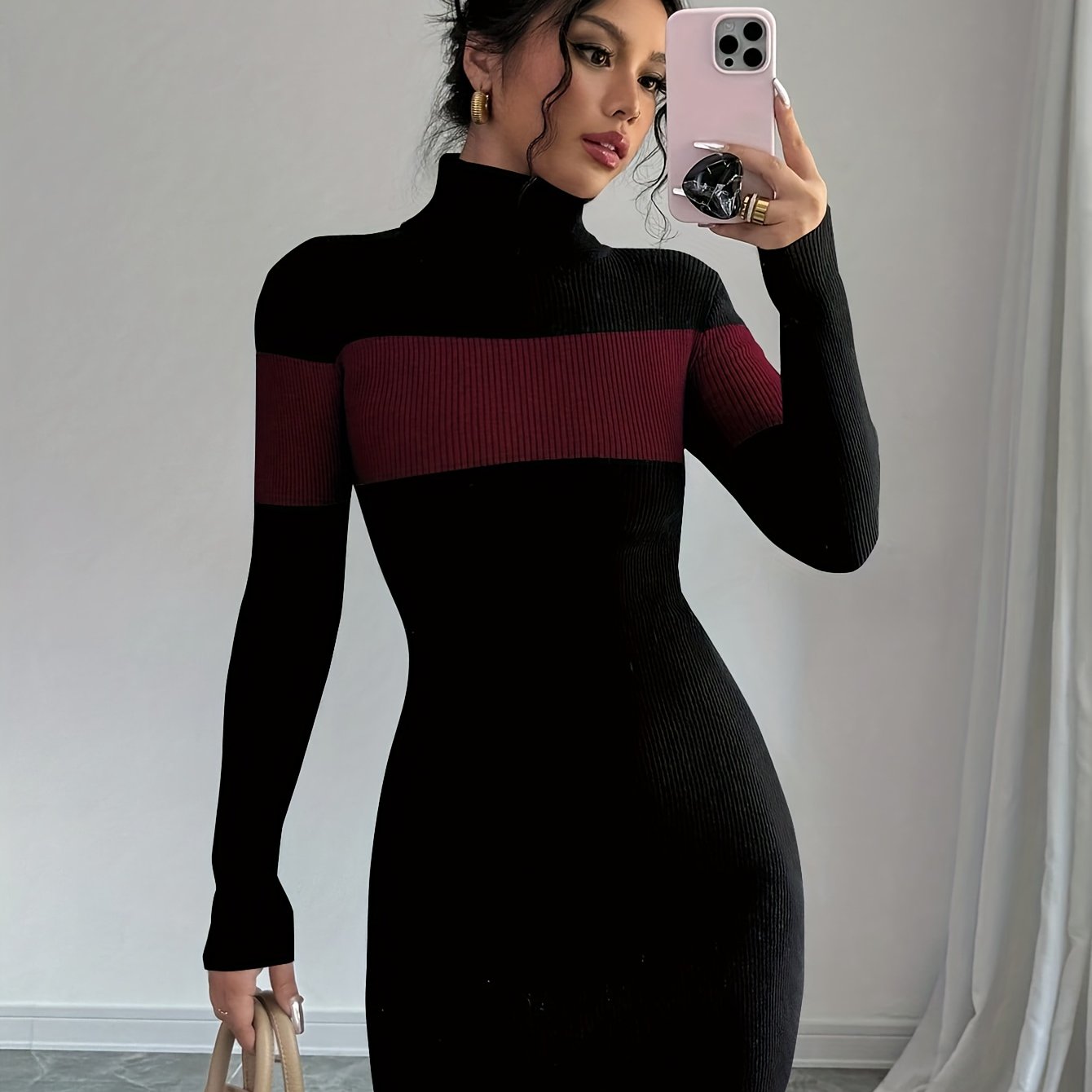 Robe pull moulante côtelée à col roulé femme bicolore noir et écru