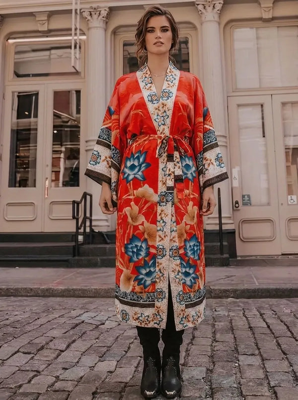 Kimono lungo da donna con motivi floreali e cintura
