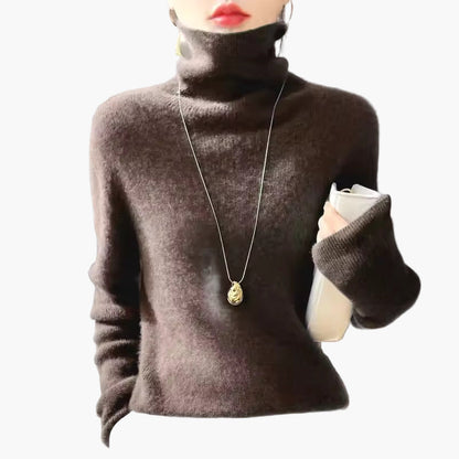 Elegancki damski sweter z golfem w szykownym stylu na jesień i zimę