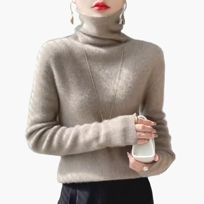 Elegancki damski sweter z golfem w szykownym stylu na jesień i zimę