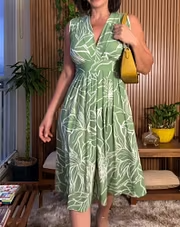 Lässiges ärmelloses Midikleid für Damen mit Blumenmuster, plissiertem V-Ausschnitt