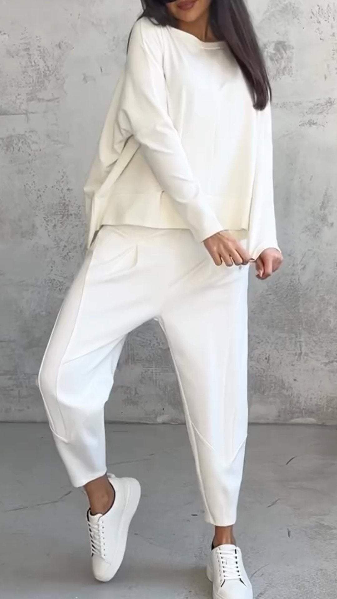 Ensemble estival femme décontracté avec pull ample et pantalon fuselé