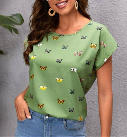 Avslappnad t-shirt med fjärilar för kvinnor – trendig sommarstil