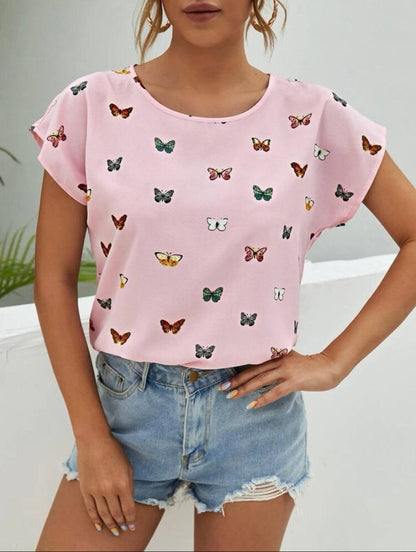Avslappnad t-shirt med fjärilar för kvinnor – trendig sommarstil