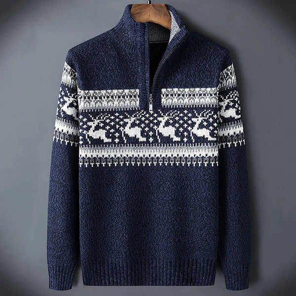 Męski granatowy sweter ze stójką zapinaną na zamek i motywem nordyckiego jelenia