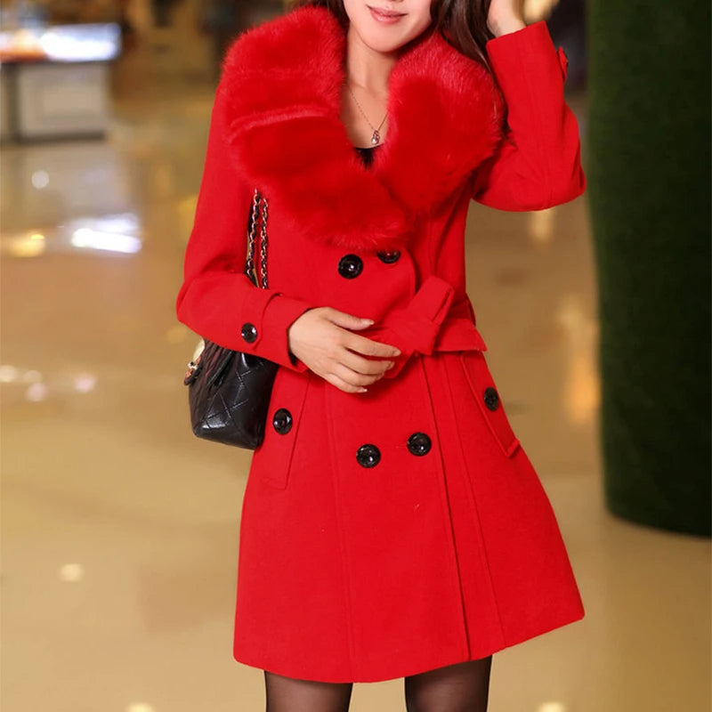 Women’s winter coat with faux-fur buckle collar and long sleeves