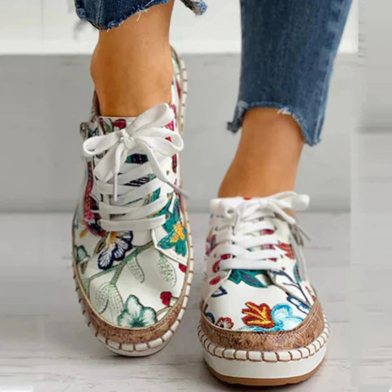 Baskets décontractées pour femme style floral brodé – Mode urbaine et confort quotidien