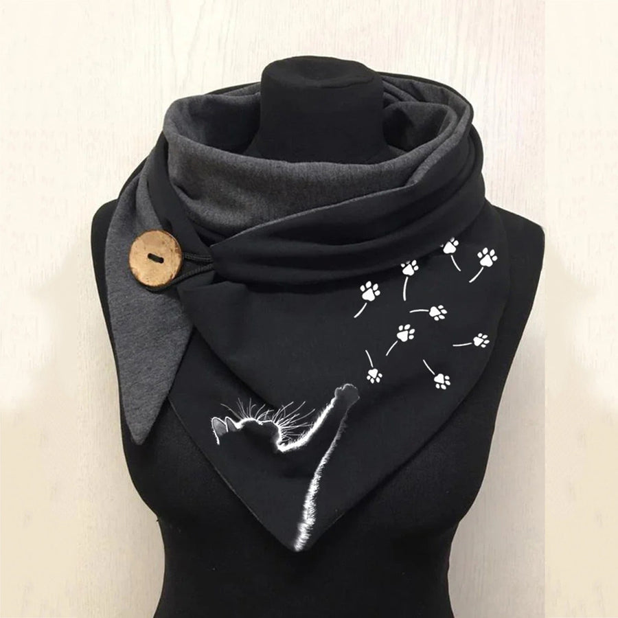 Foulard triangulaire motif animalier ou nature, gris et noir avec bouton décoratif