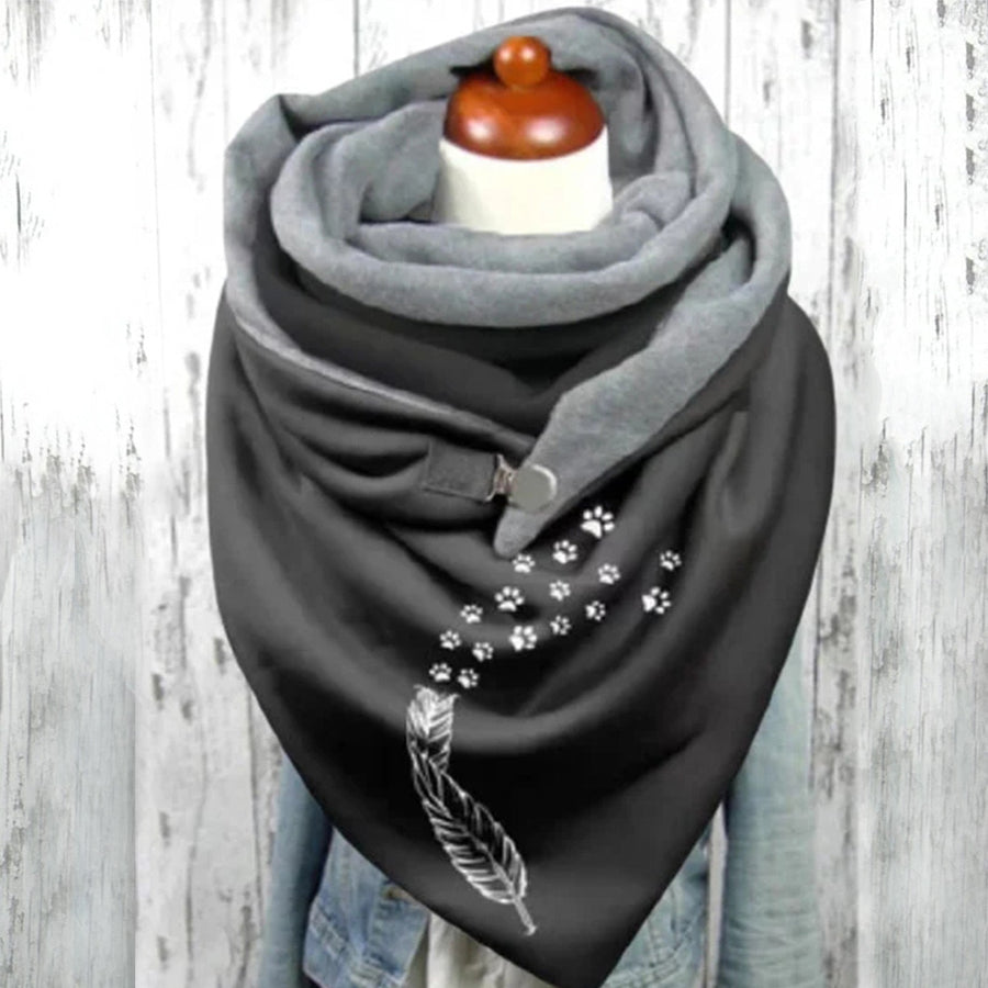 Foulard triangulaire motif animalier ou nature, gris et noir avec bouton décoratif