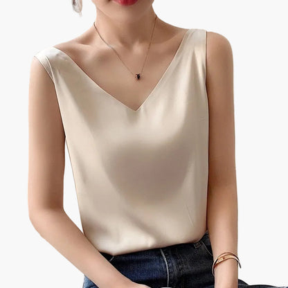 Top femme chic à col V style minimaliste pour look décontracté ou élégant