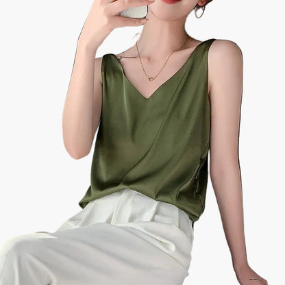 Top femme chic à col V style minimaliste pour look décontracté ou élégant