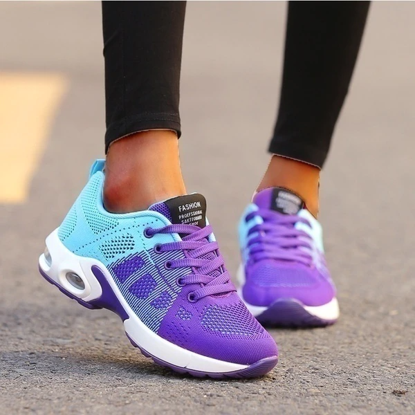 Moderne Sportschuhe für Damen zum Gehen und Alltag